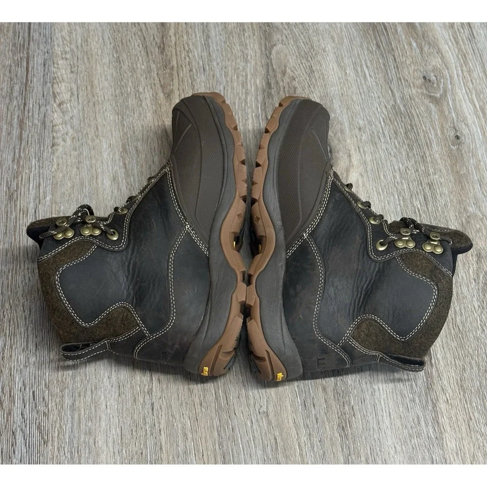 LL Bean Storm Chaser Boots Womens 9 Primaloft Waterproof Leather Upper Insulated